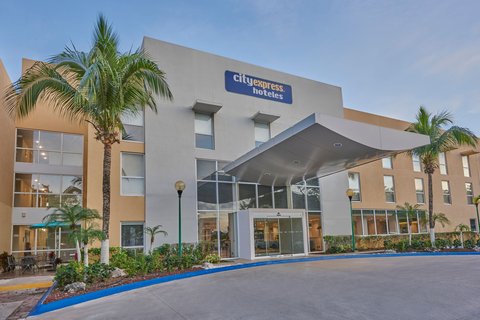 City Express Suites by Marriott Playa del Carmen