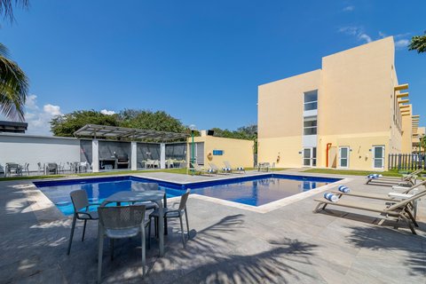 City Express Suites by Marriott Playa del Carmen