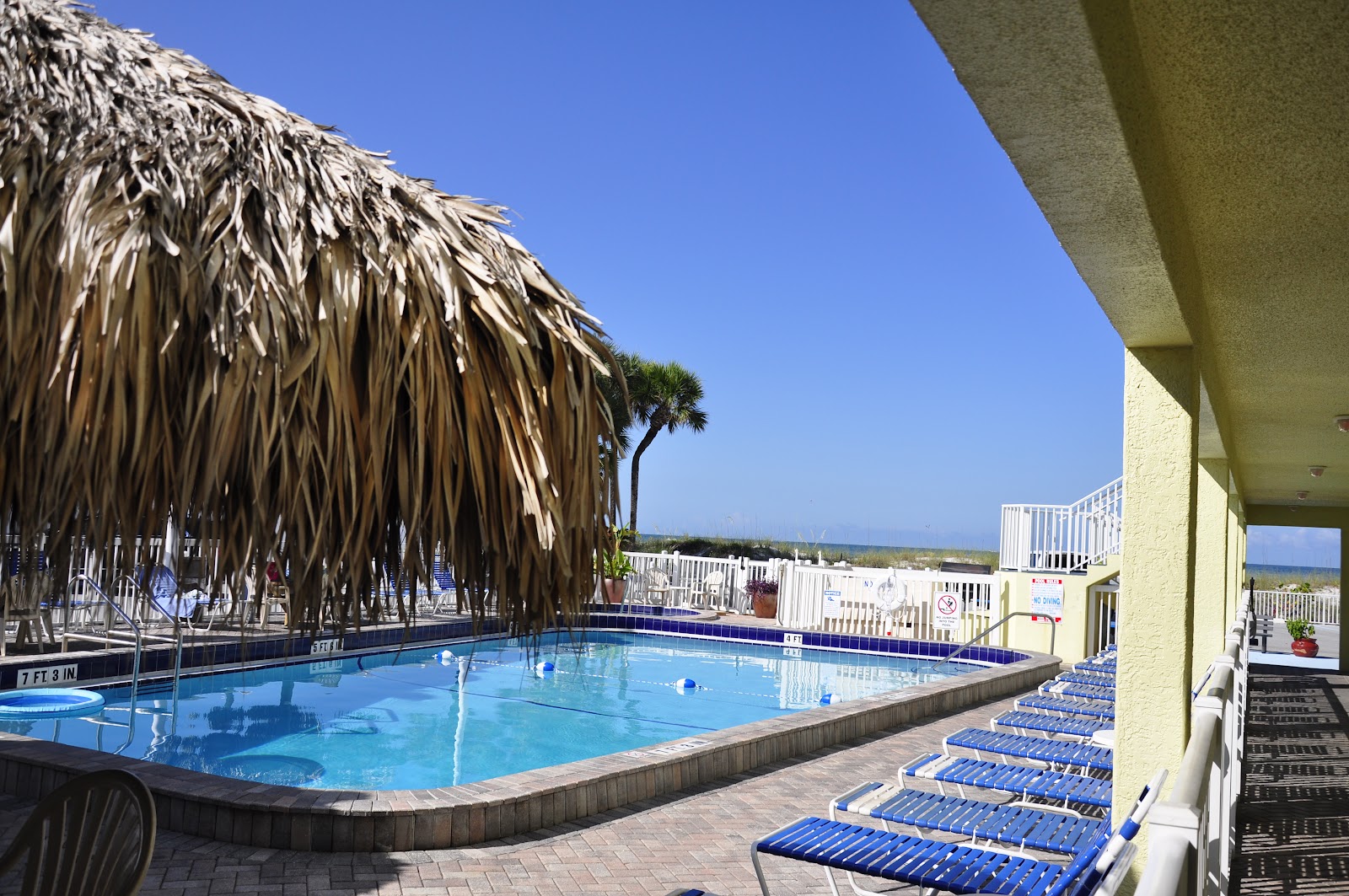 Commodore Beach Club