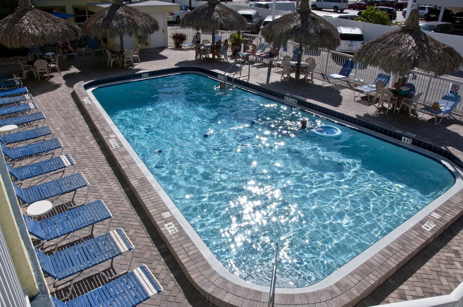 Commodore Beach Club