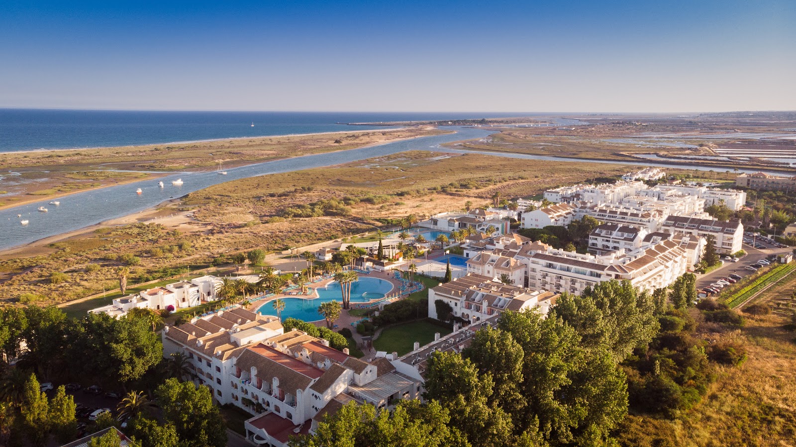 Golden Club Cabanas