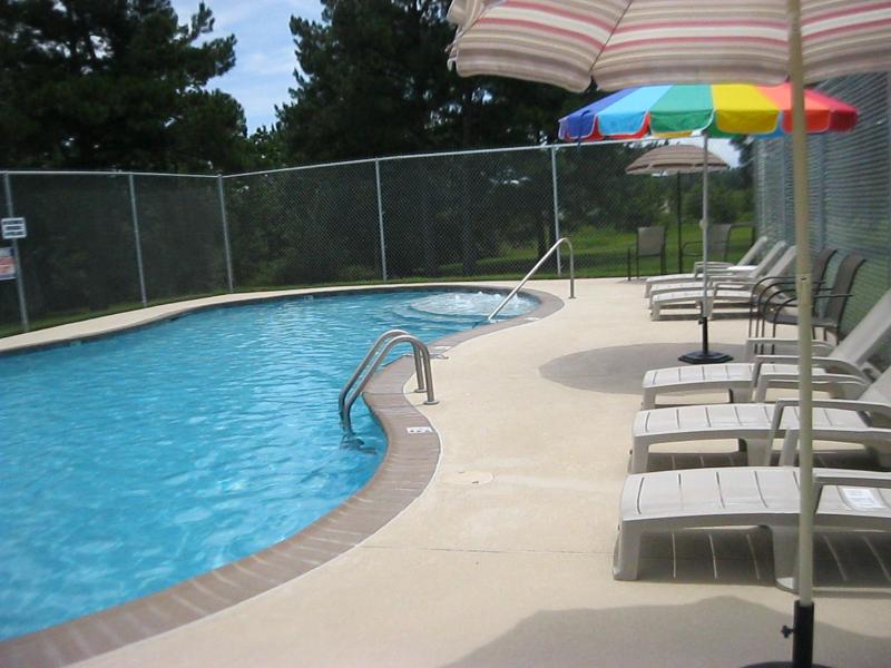 Hillcrest Lake Villas
