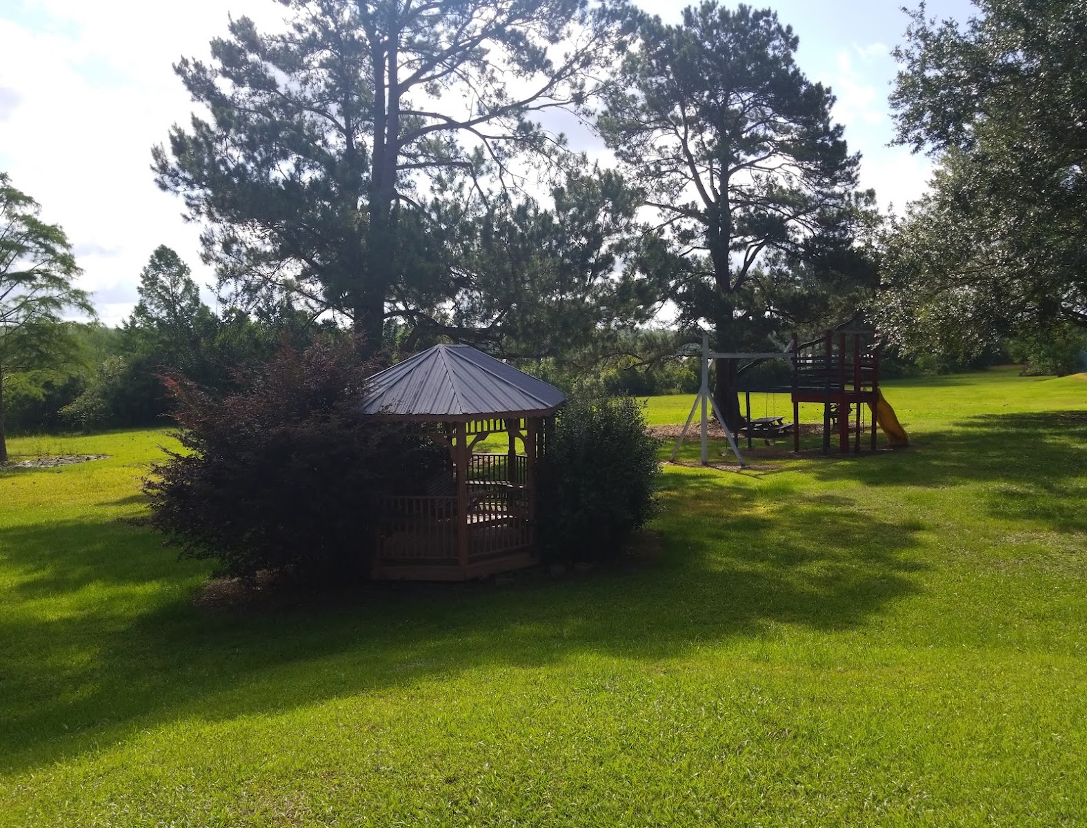 Hillcrest Lake Villas