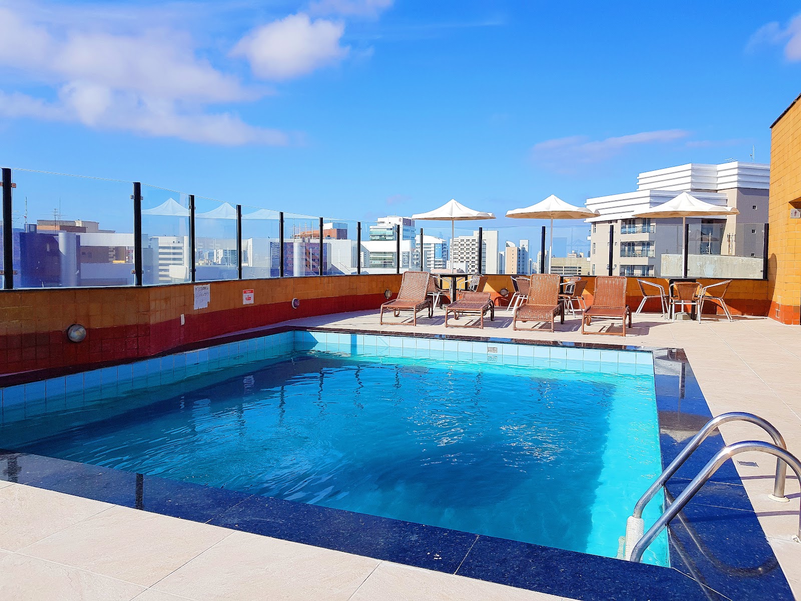 Plaza Praia Suites