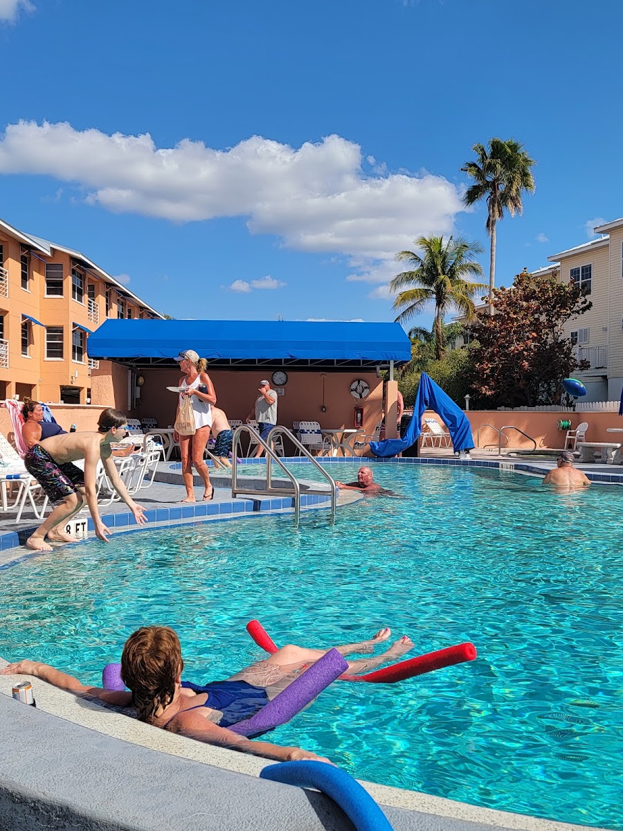 Smuggler'S Cove Resort