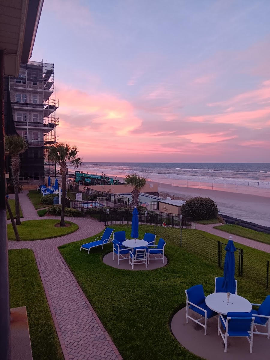 Sunrise Beach Club