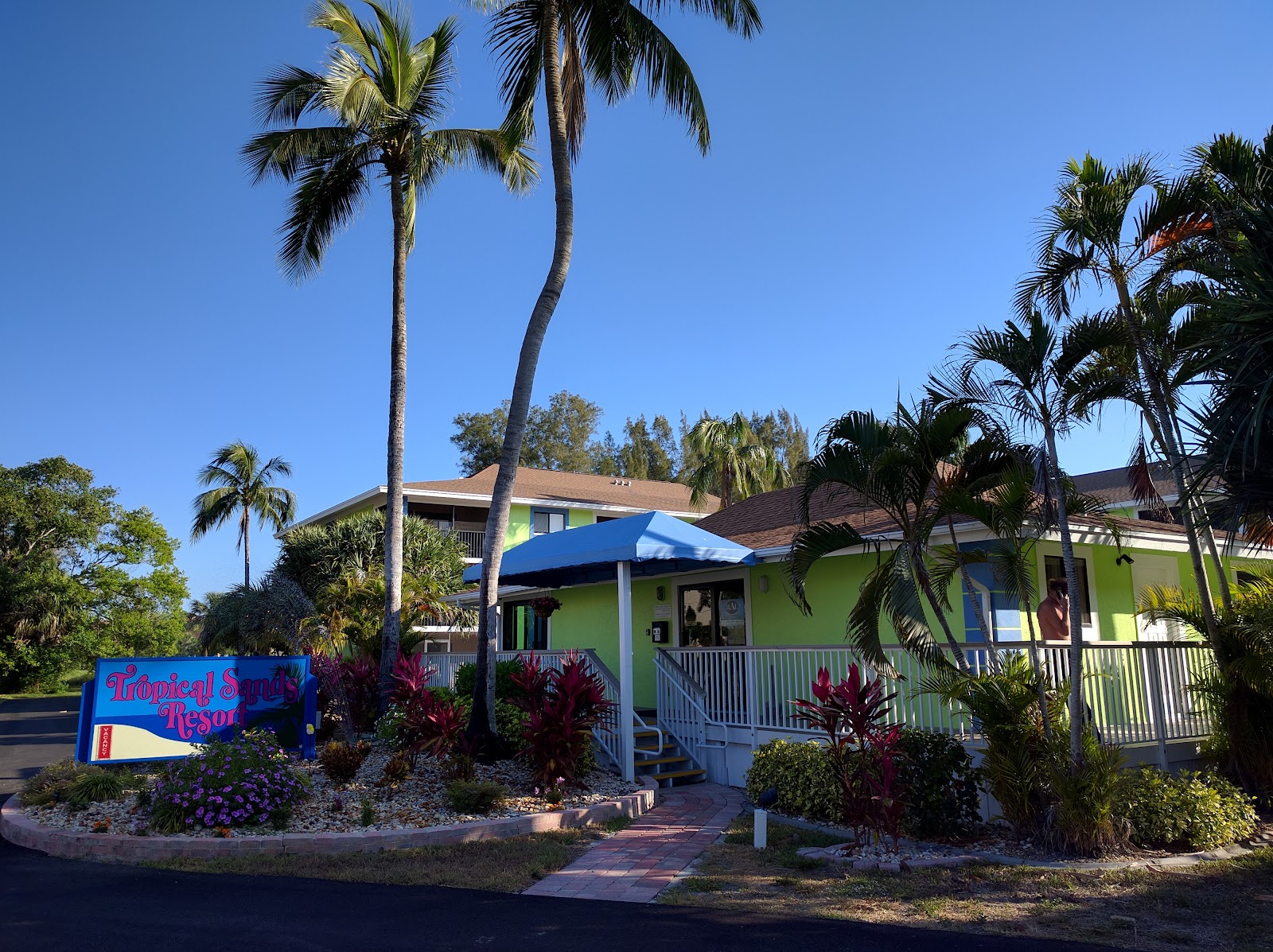 Tropical Sands Resort