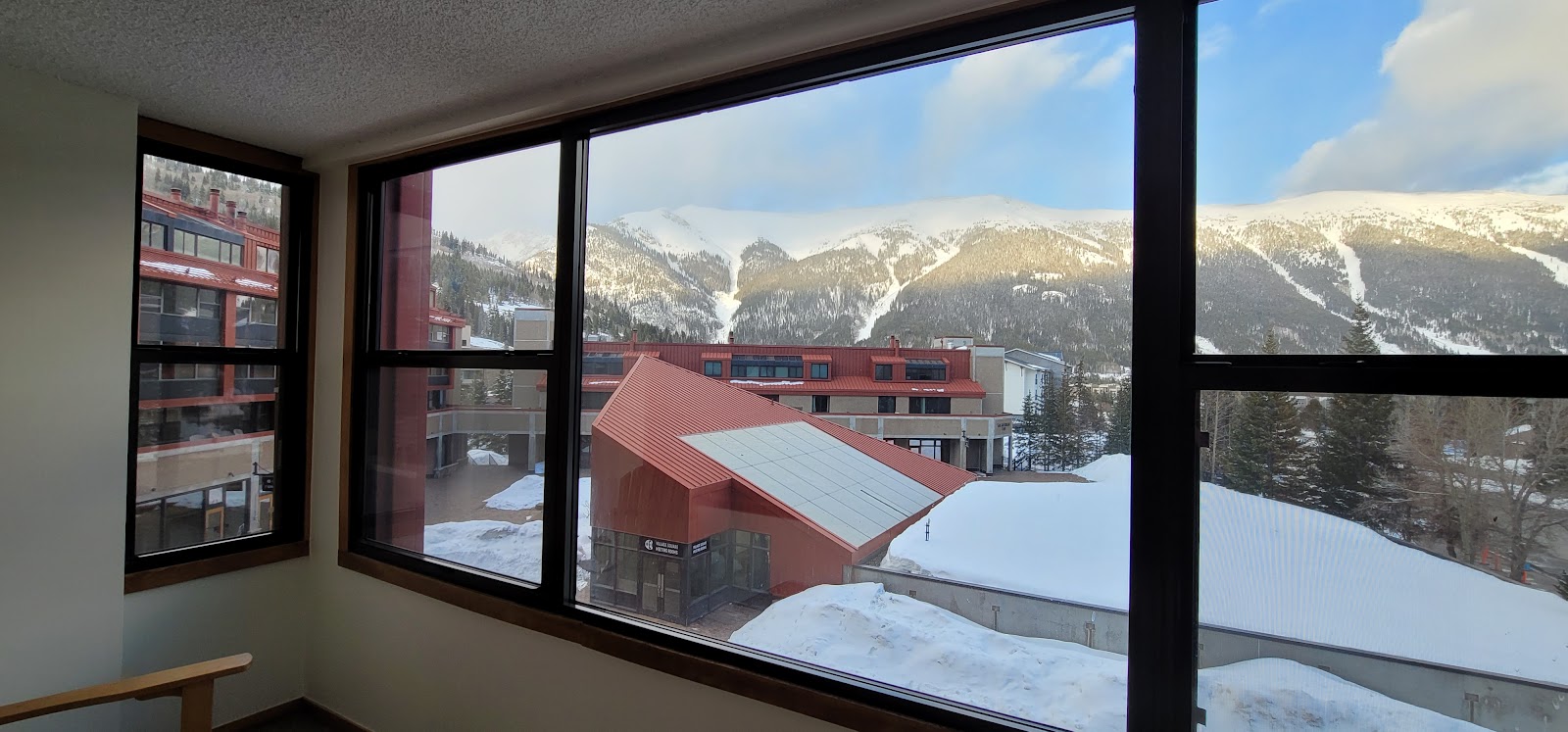 Village Square at Copper Mountain Resort Lodging Reception