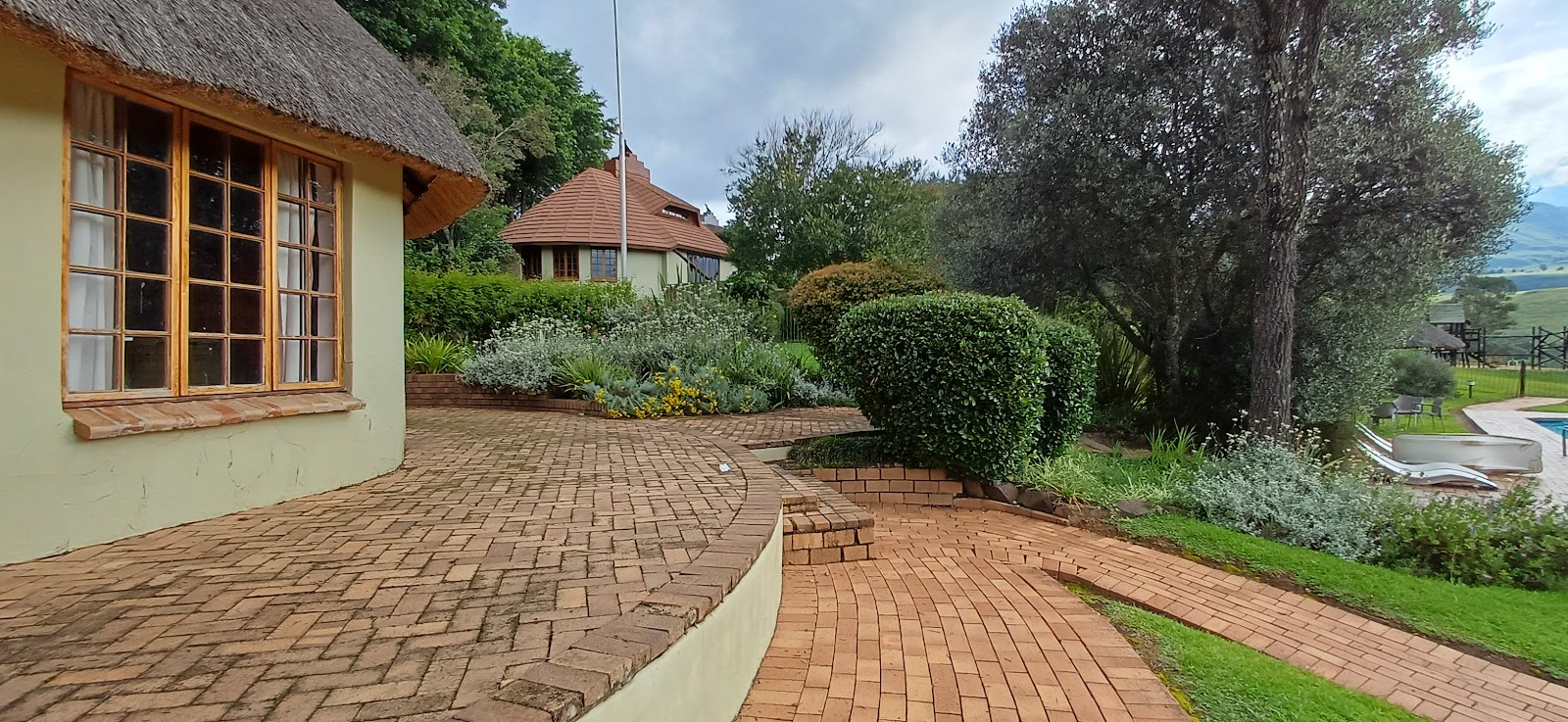 Champagne Lane Champagne Castle Area - South Africa