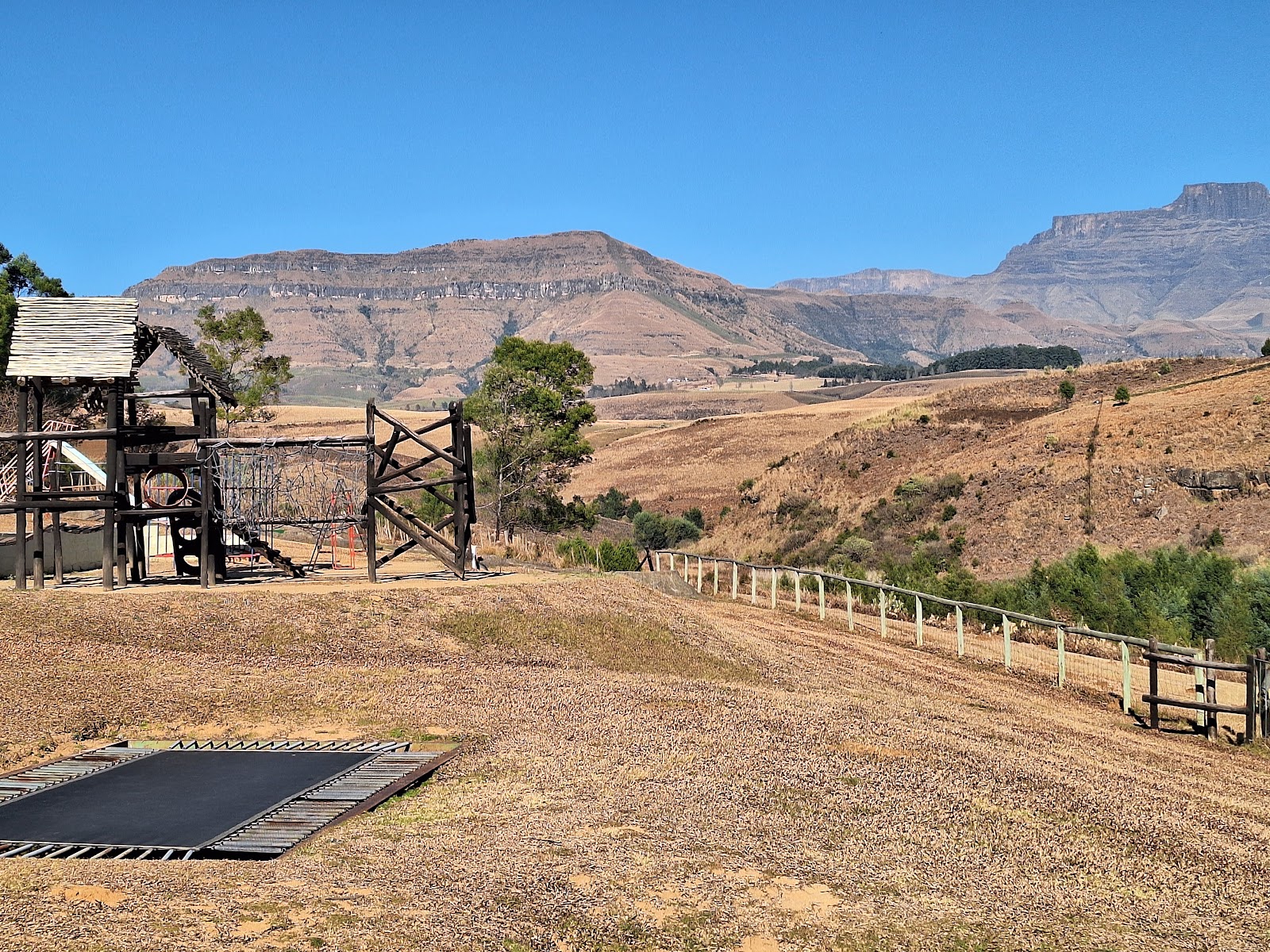 Champagne Lane Champagne Castle Area - South Africa