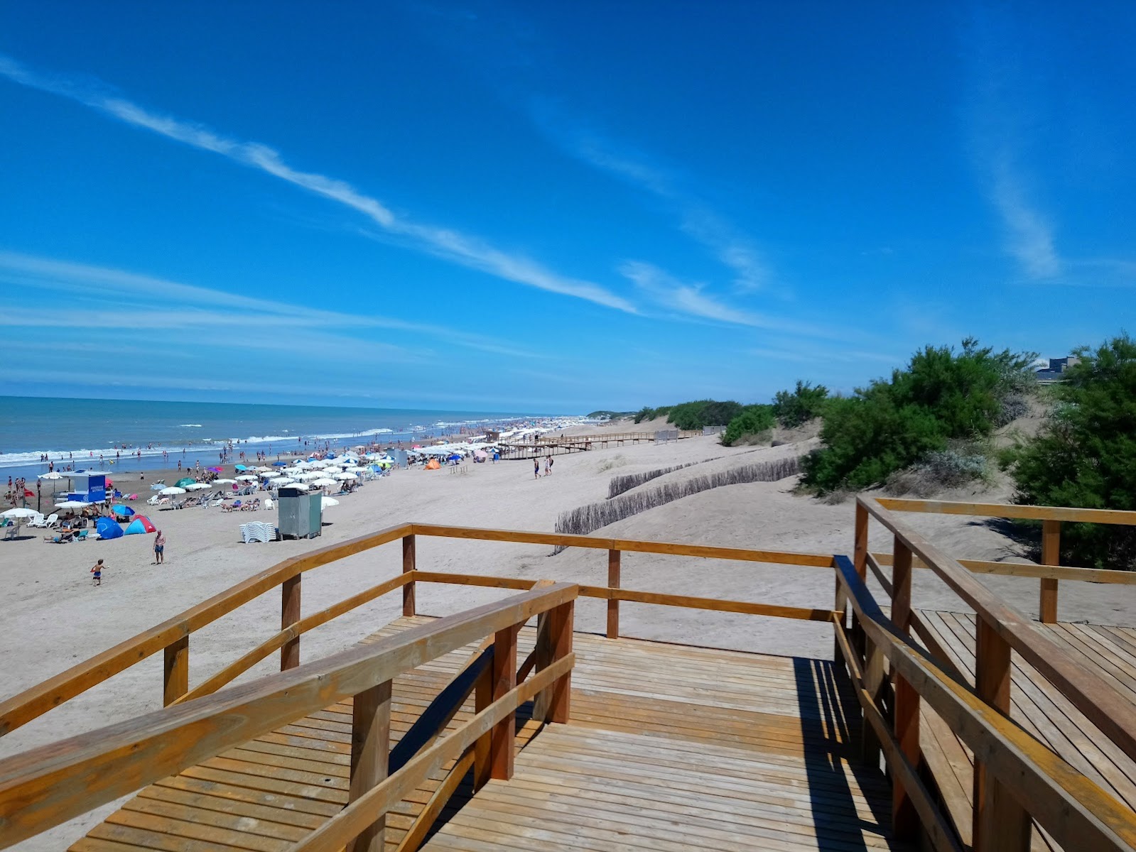 Club Cariló Playa Avutarda (Entre Lambertina Y Laurel) - Argentina