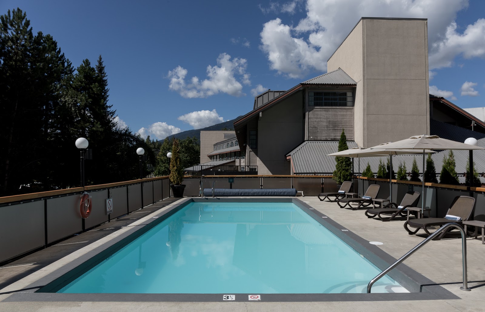 Crystal Lodge - Canada