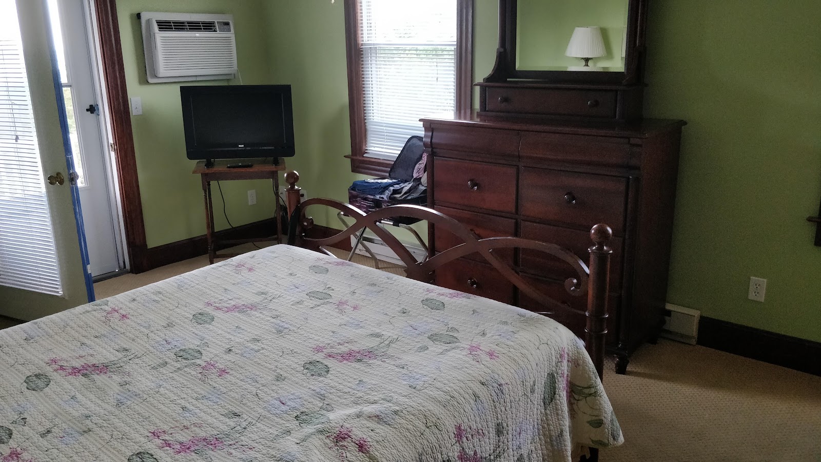 Hillcrest Condominiums