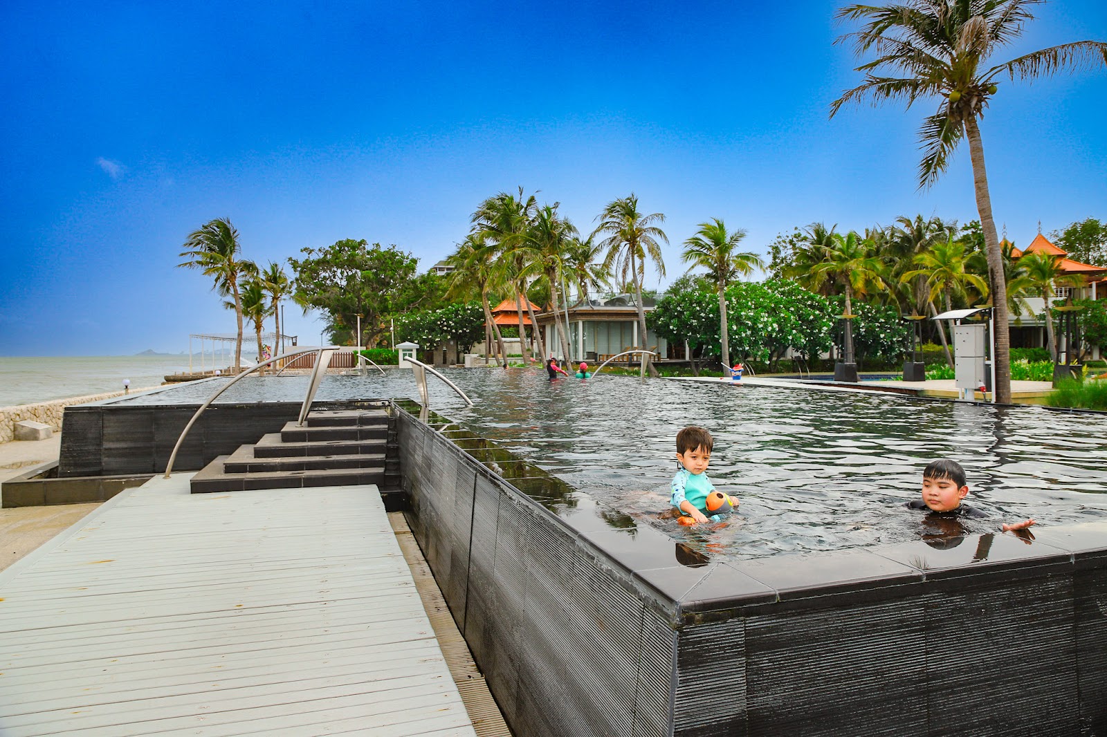 Lhc @ Boathouse Hua Hin