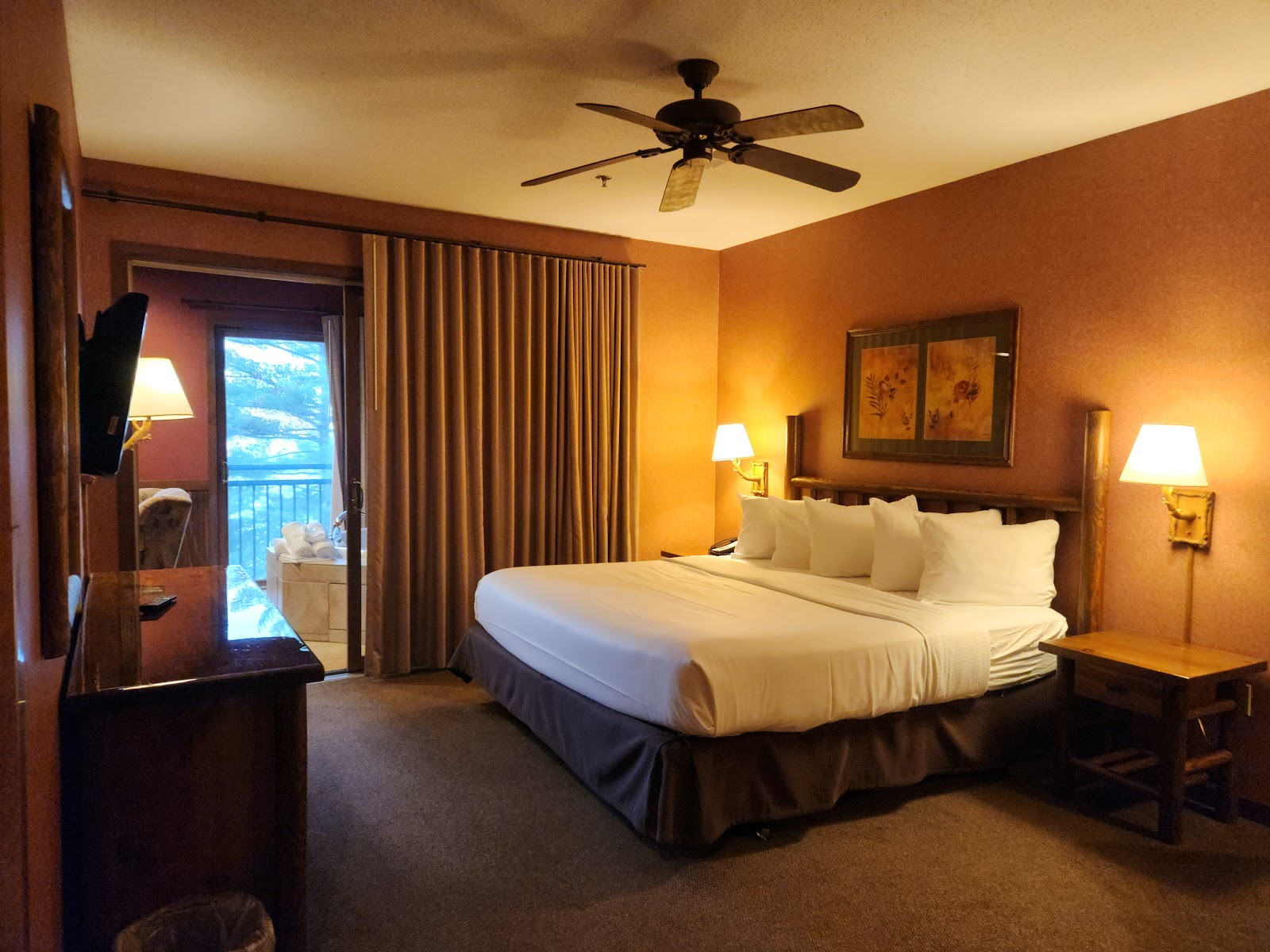 Sanctuary Lodge at Splash Canyon