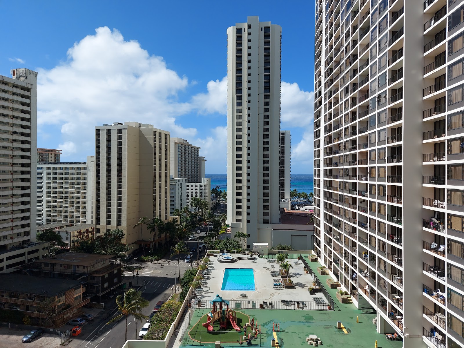 Sweetwater at Waikiki Waikiki Banyan-Tower II