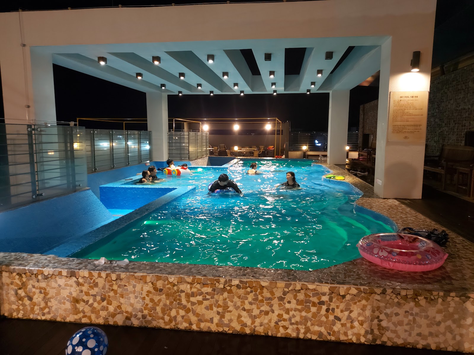 Vistacay Hotel III