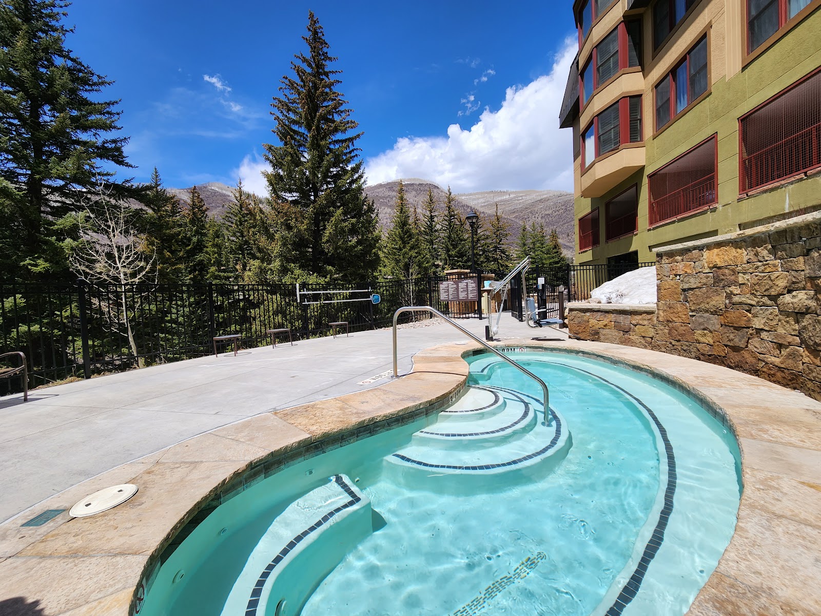 Royal Holiday Stream Side at Vail Douglas