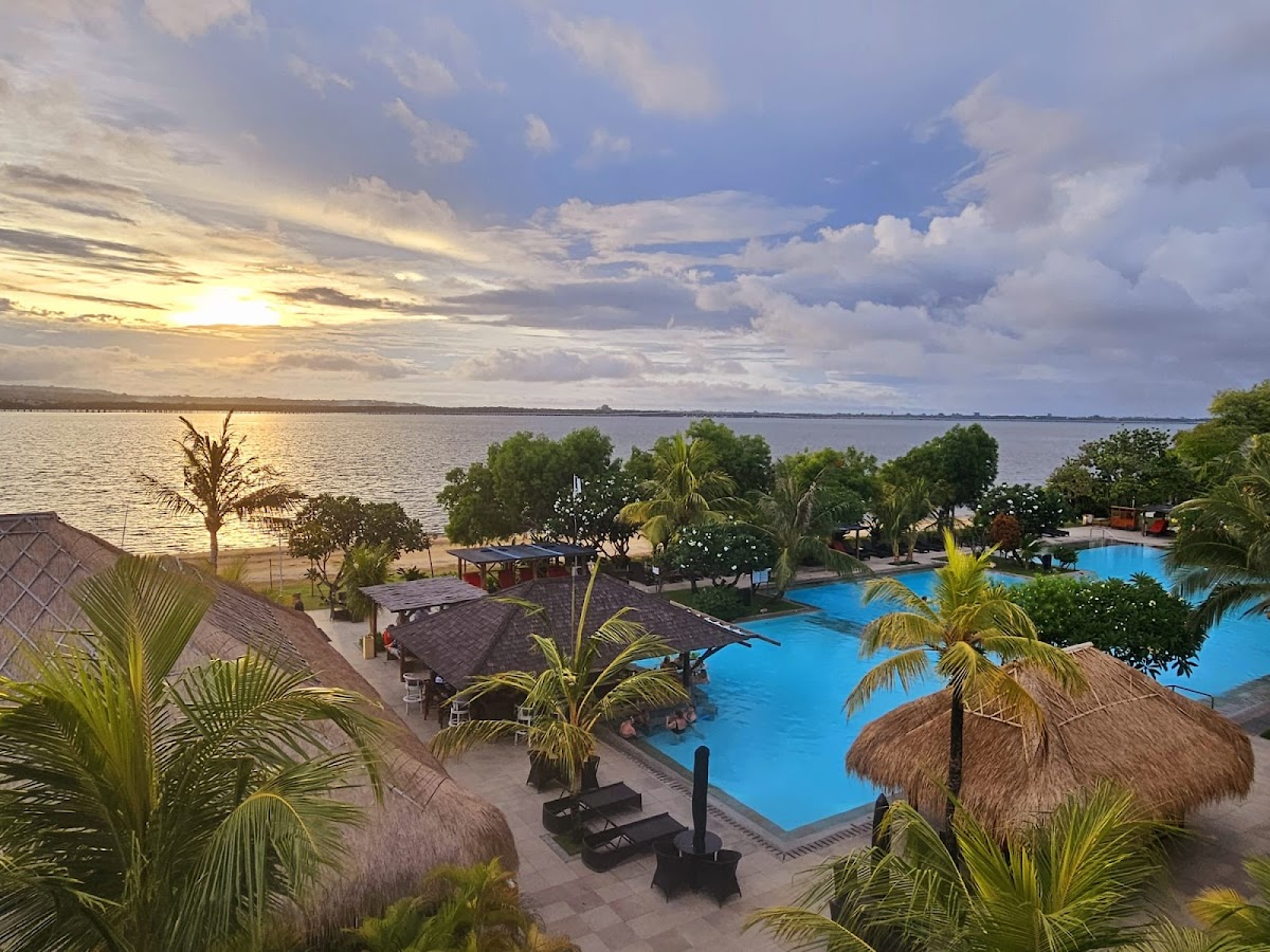 Peninsula Bay Resort